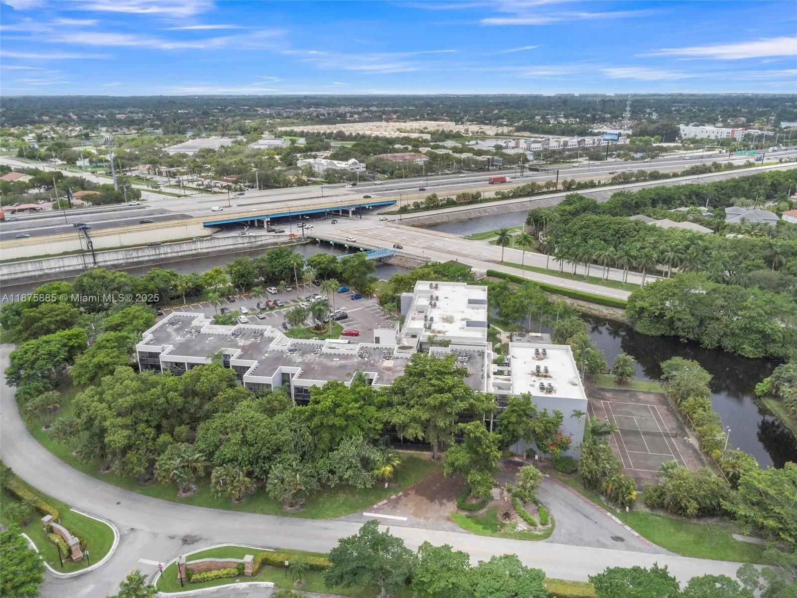 1021 Mockingbird Ln, #310