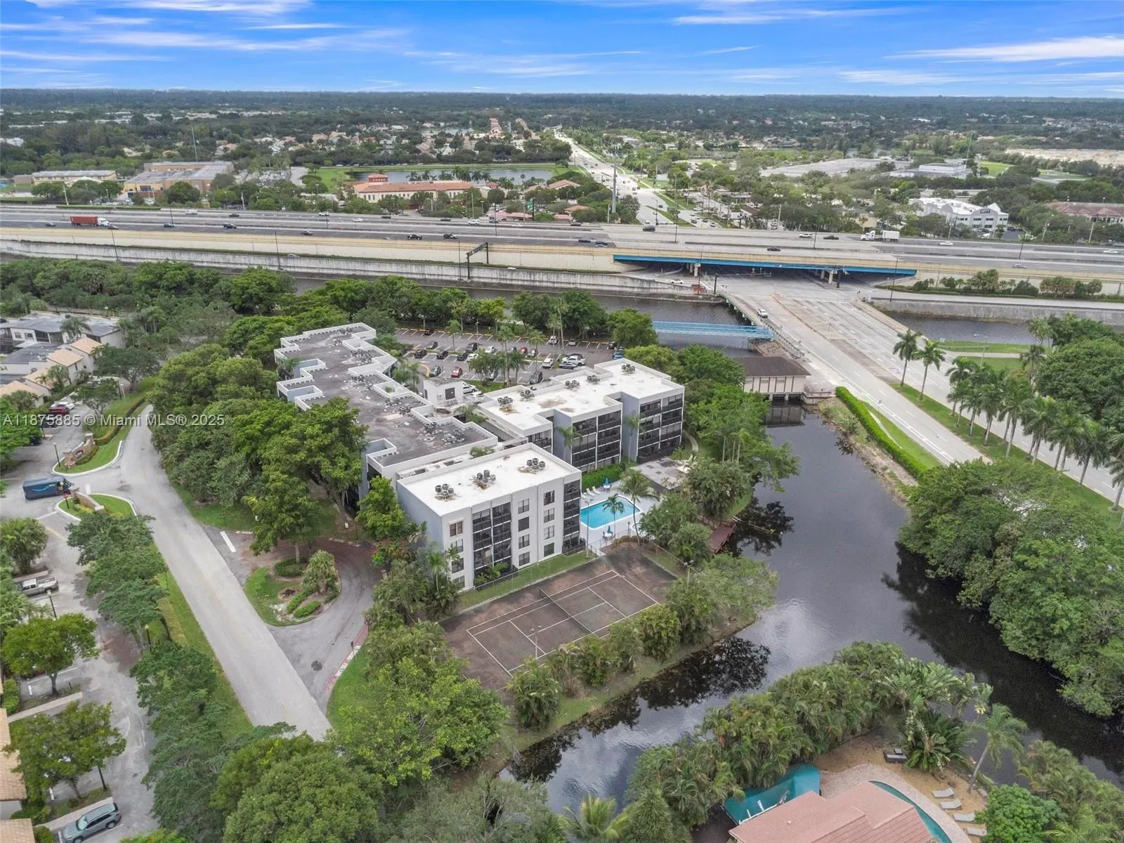 1021 Mockingbird Ln, #310
