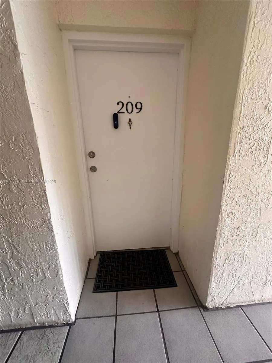 11715 SW 18th St, #209