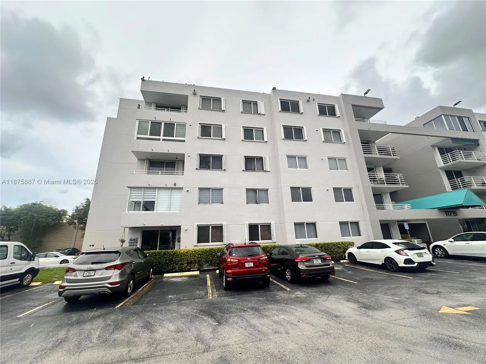 11715 SW 18th St, #209