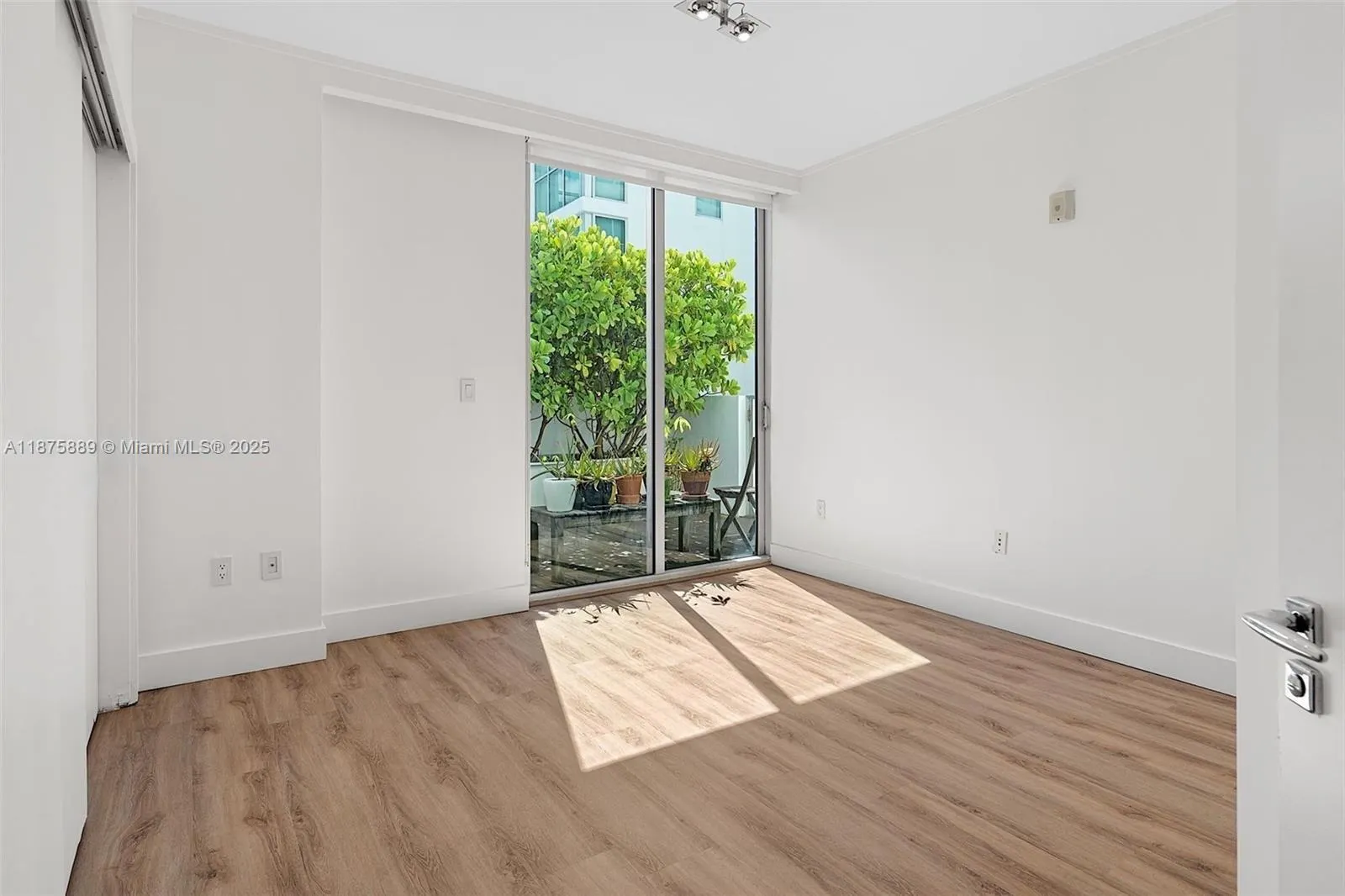720 NE 62nd St, #306
