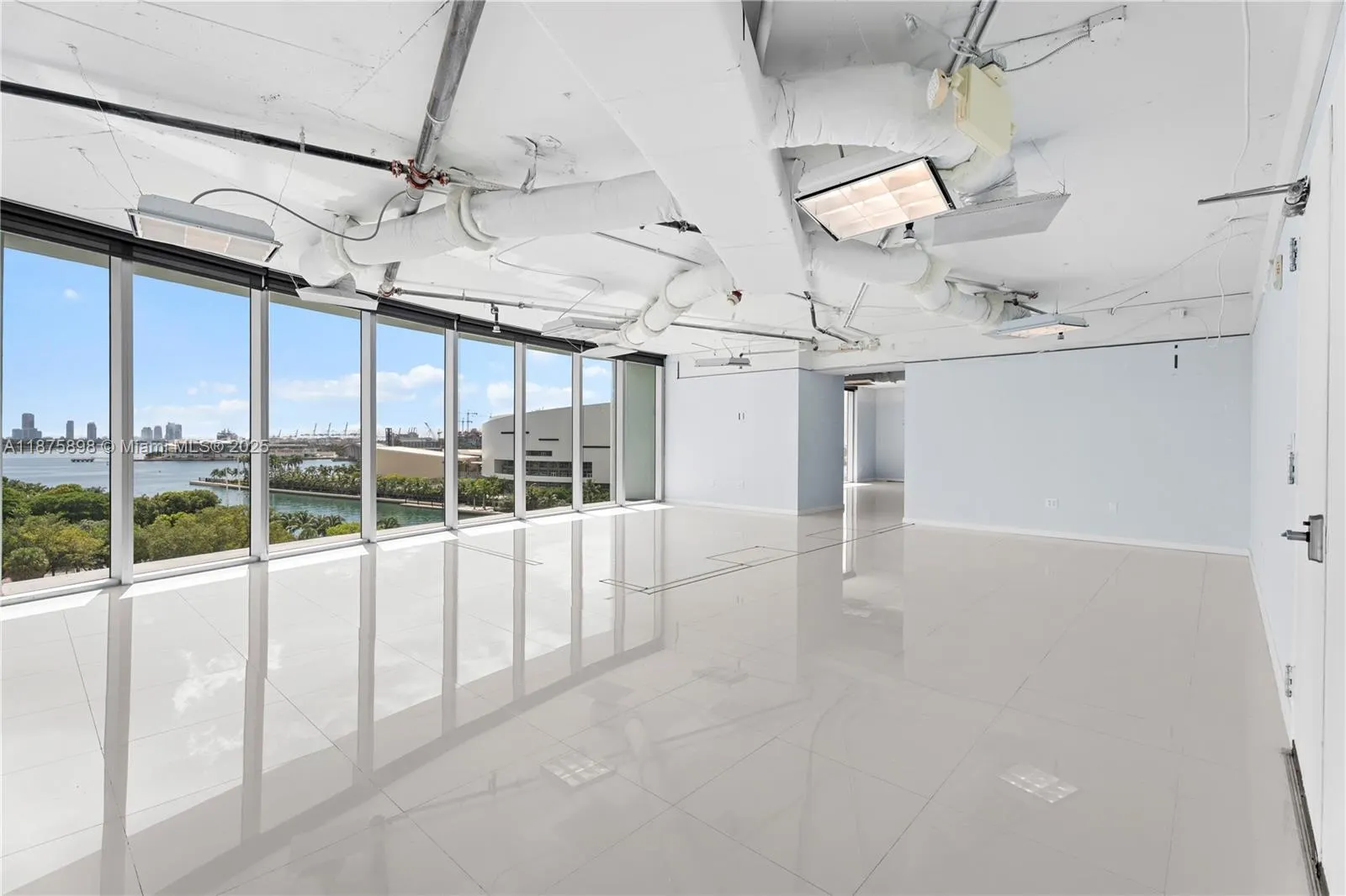 900 Biscayne Blvd, #O-1001