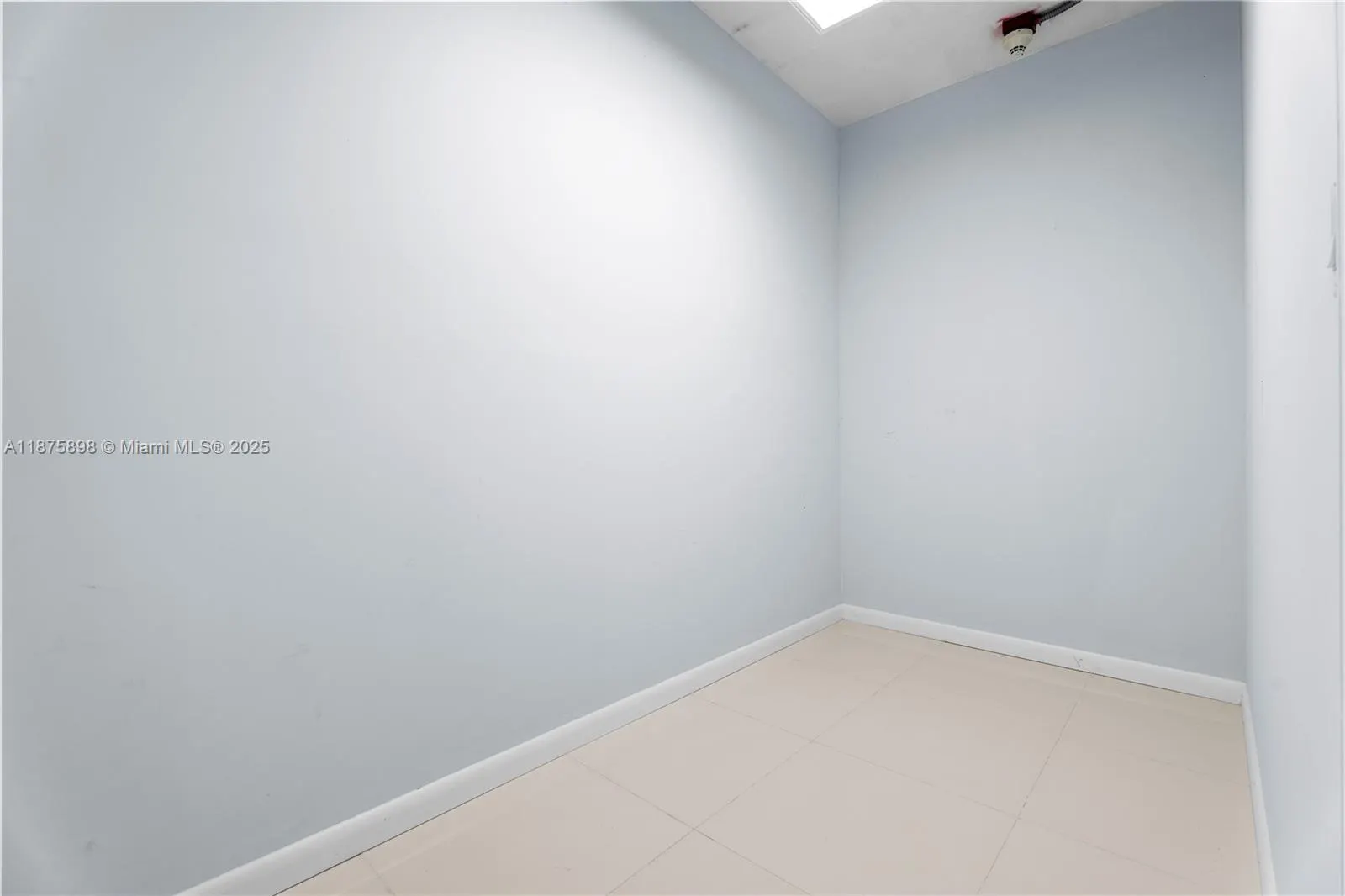 900 Biscayne Blvd, #O-1001