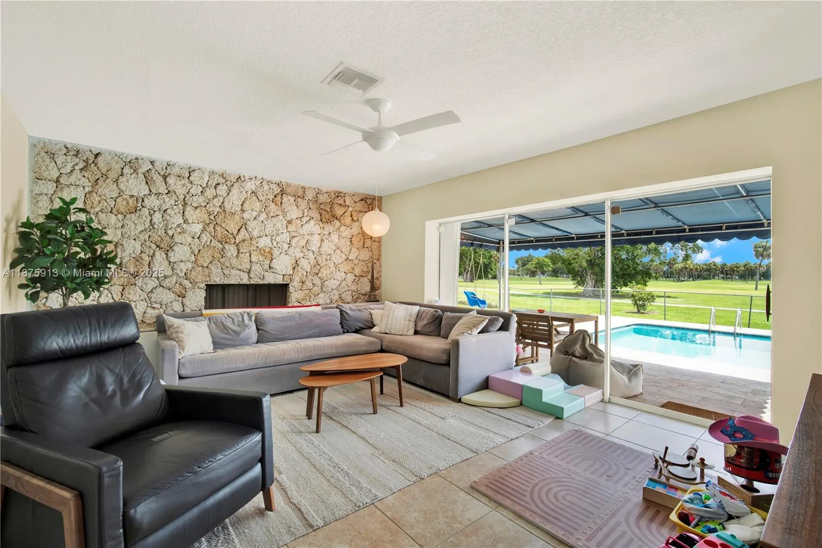 15425 Palmetto Lake Dr