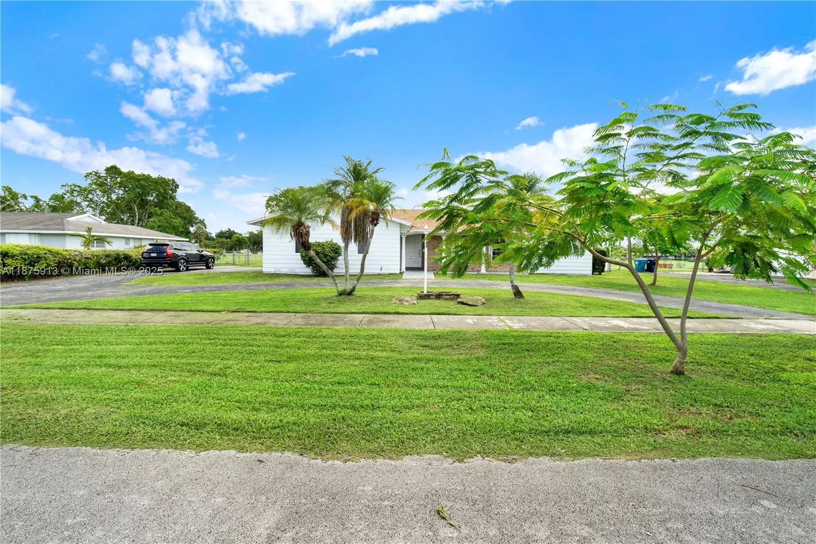 15425 Palmetto Lake Dr