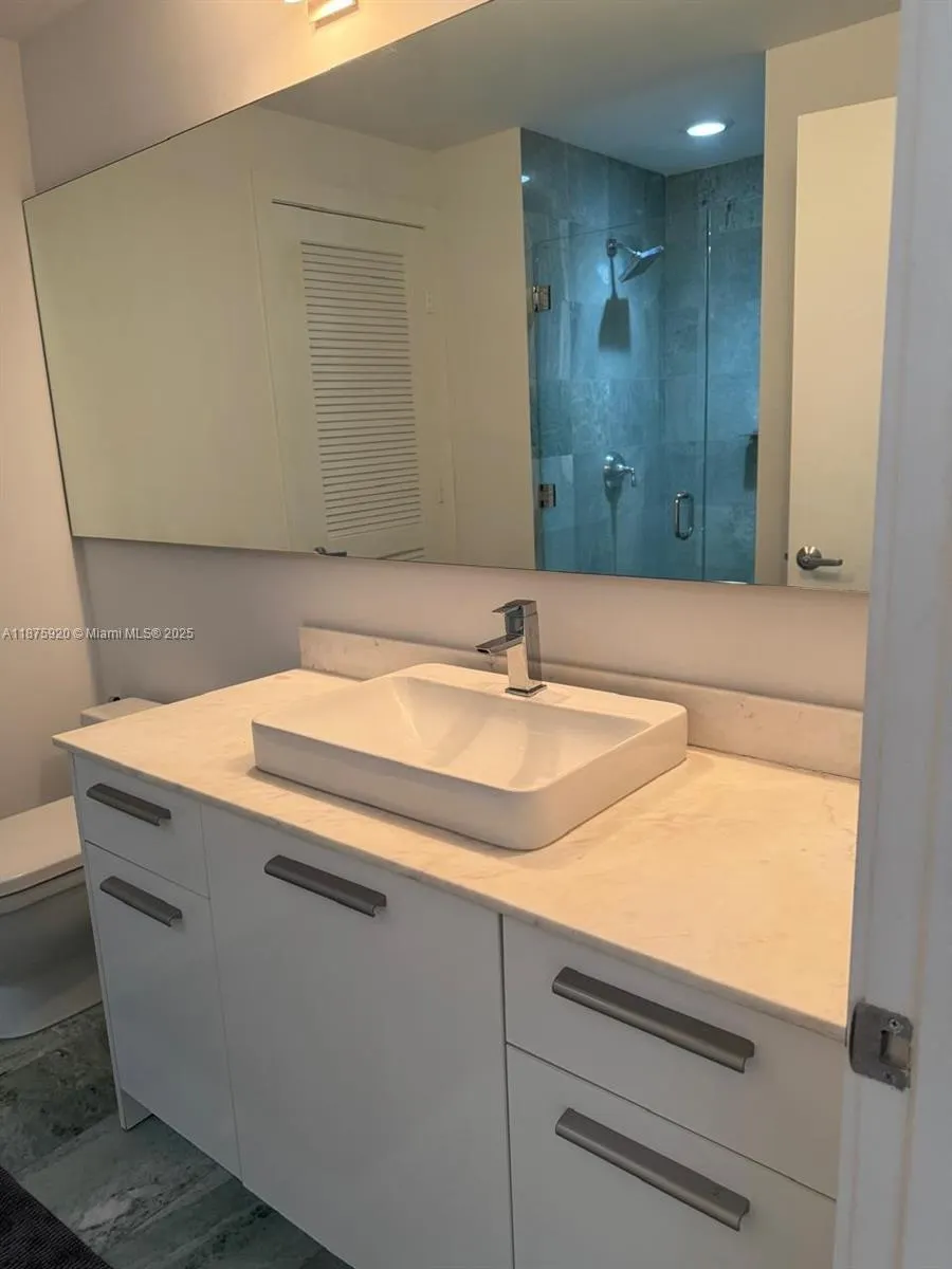 1050 Brickell Ave, #2522