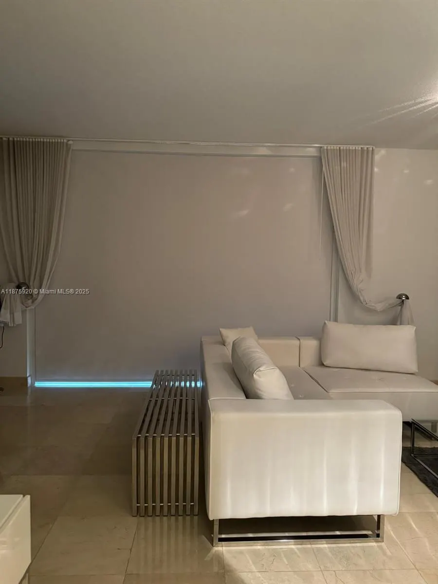 1050 Brickell Ave, #2522