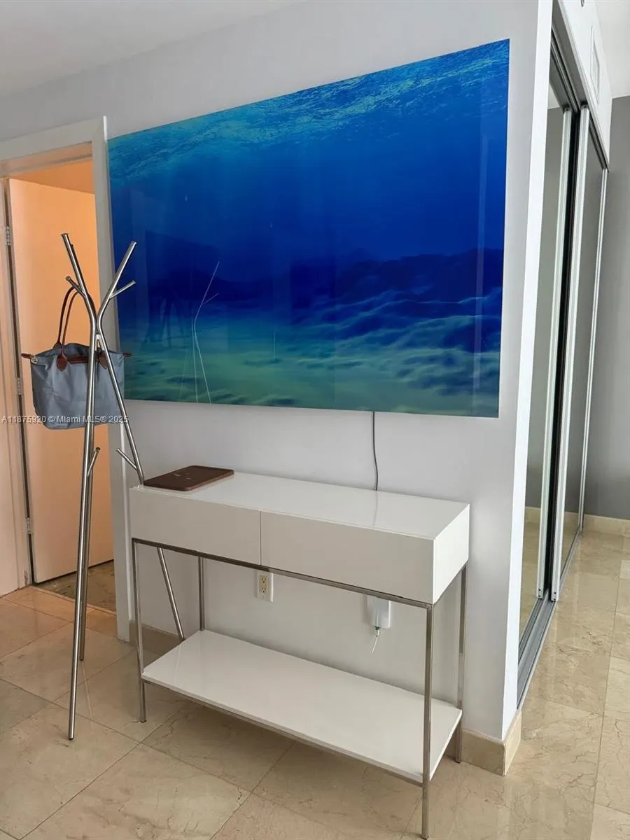 1050 Brickell Ave, #2522