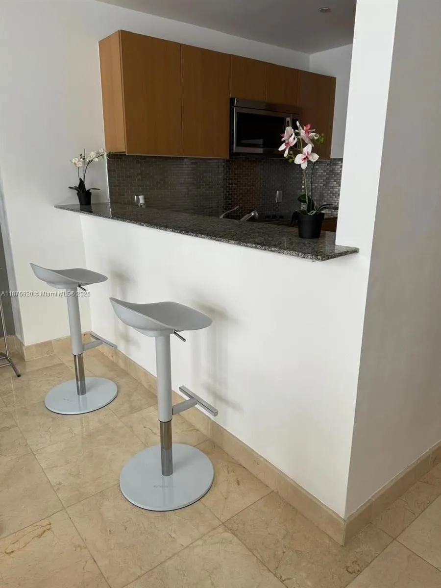 1050 Brickell Ave, #2522