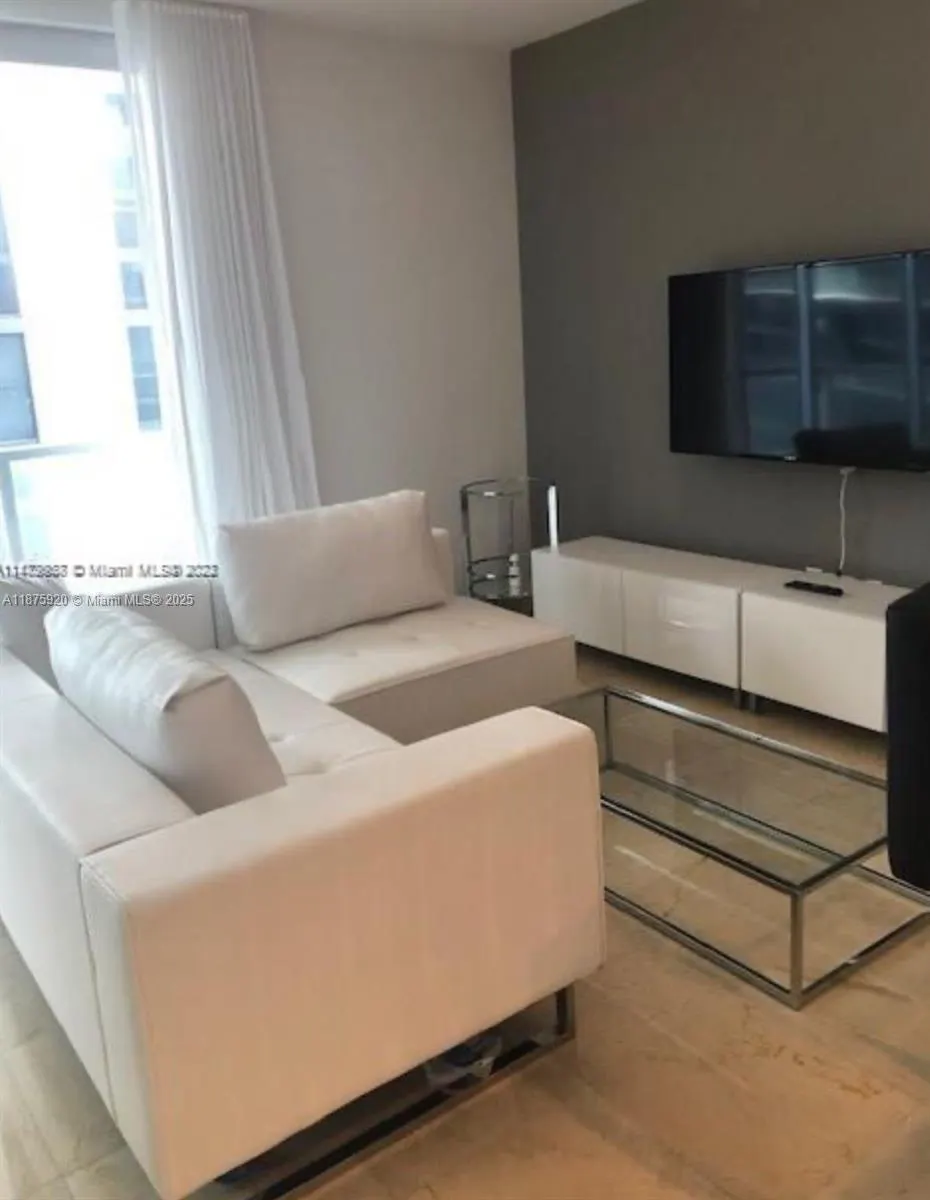 1050 Brickell Ave, #2522