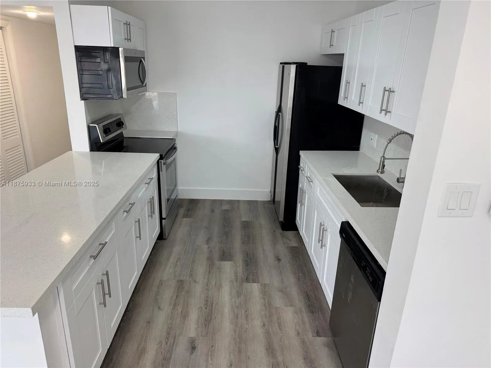 630 Layne Blvd, #211