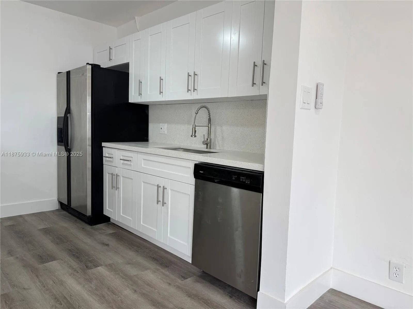 630 Layne Blvd, #211