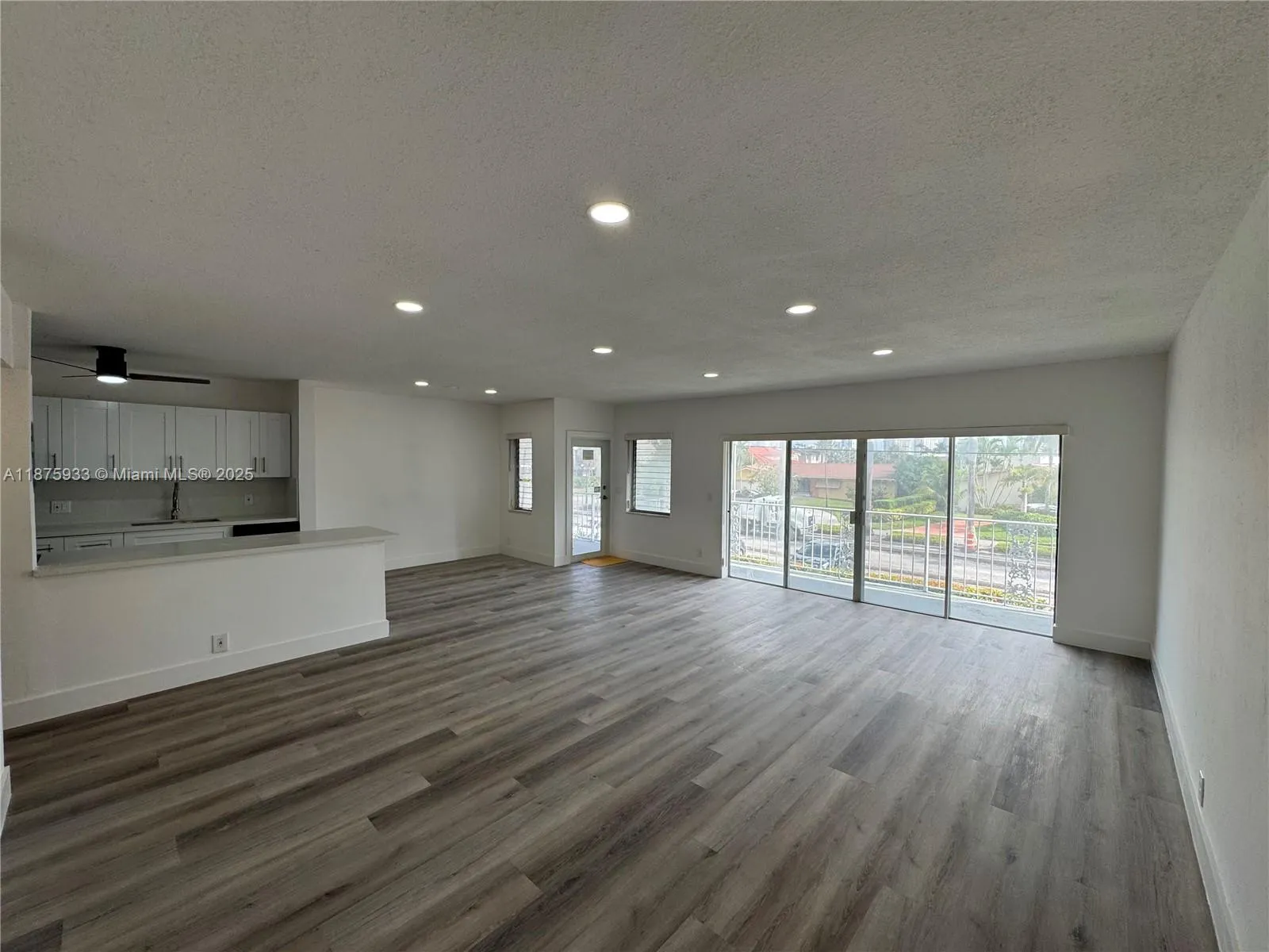 630 Layne Blvd, #211
