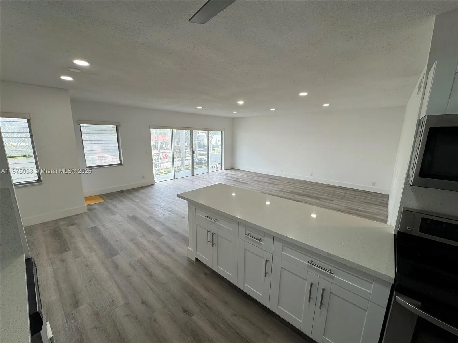 630 Layne Blvd, #211