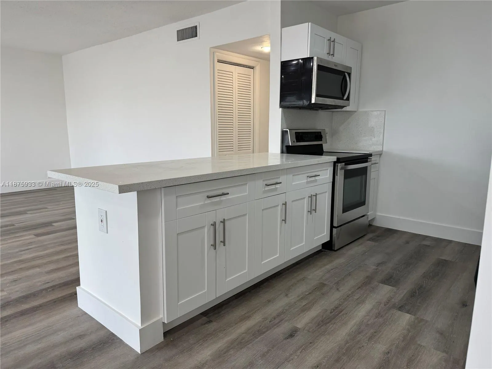 630 Layne Blvd, #211