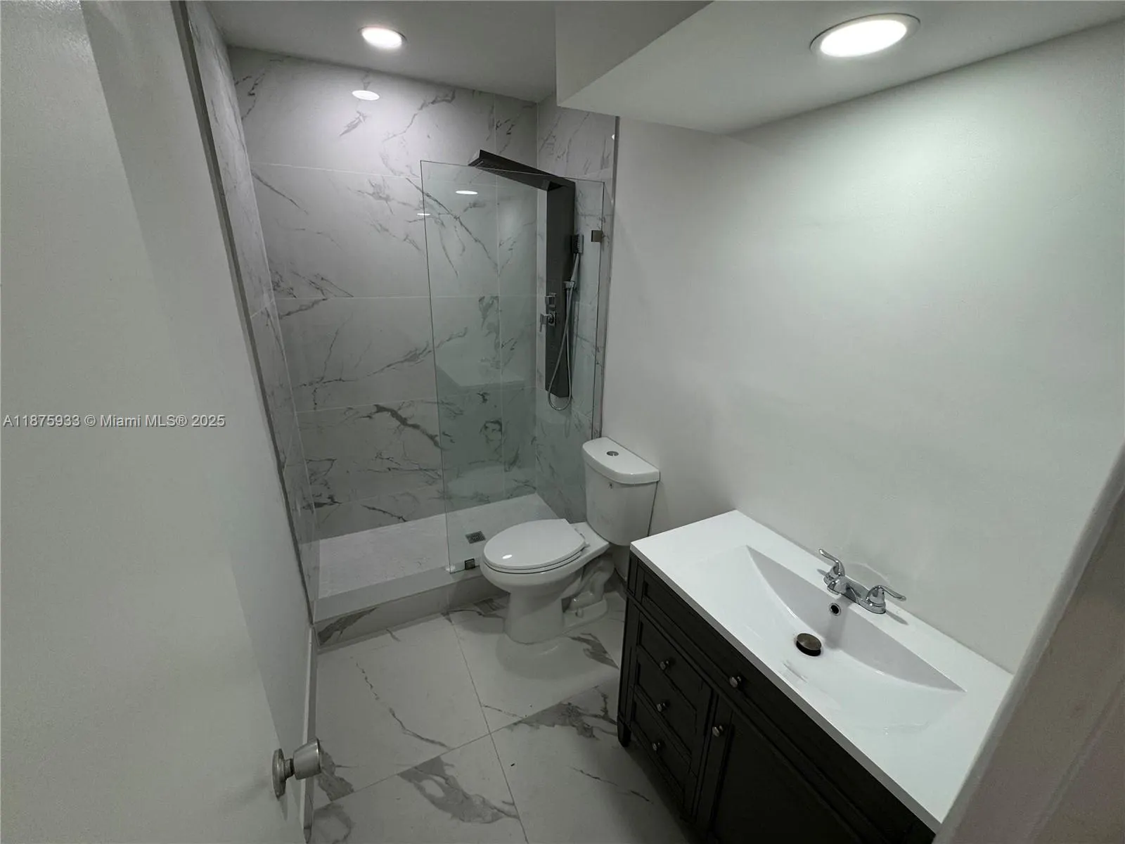 630 Layne Blvd, #211