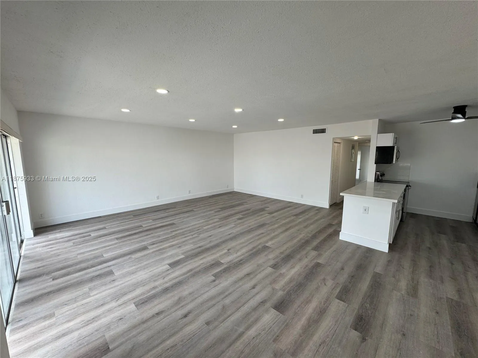 630 Layne Blvd, #211