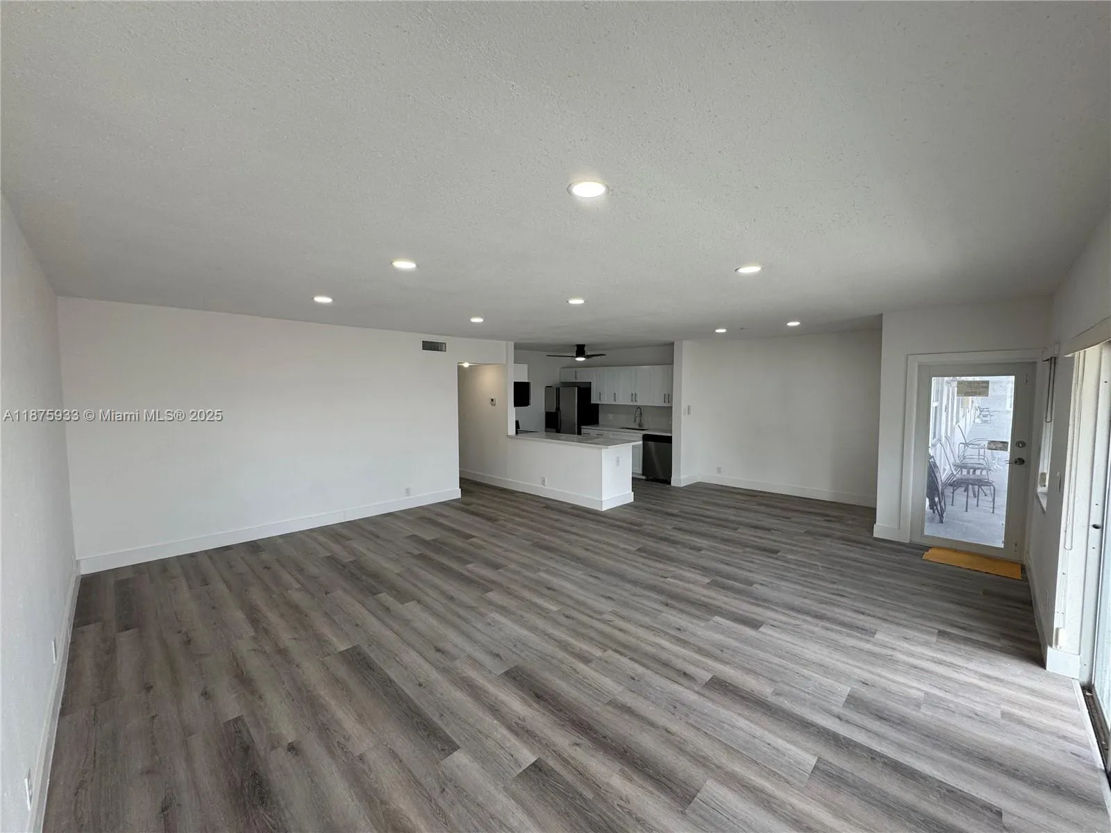 630 Layne Blvd, #211