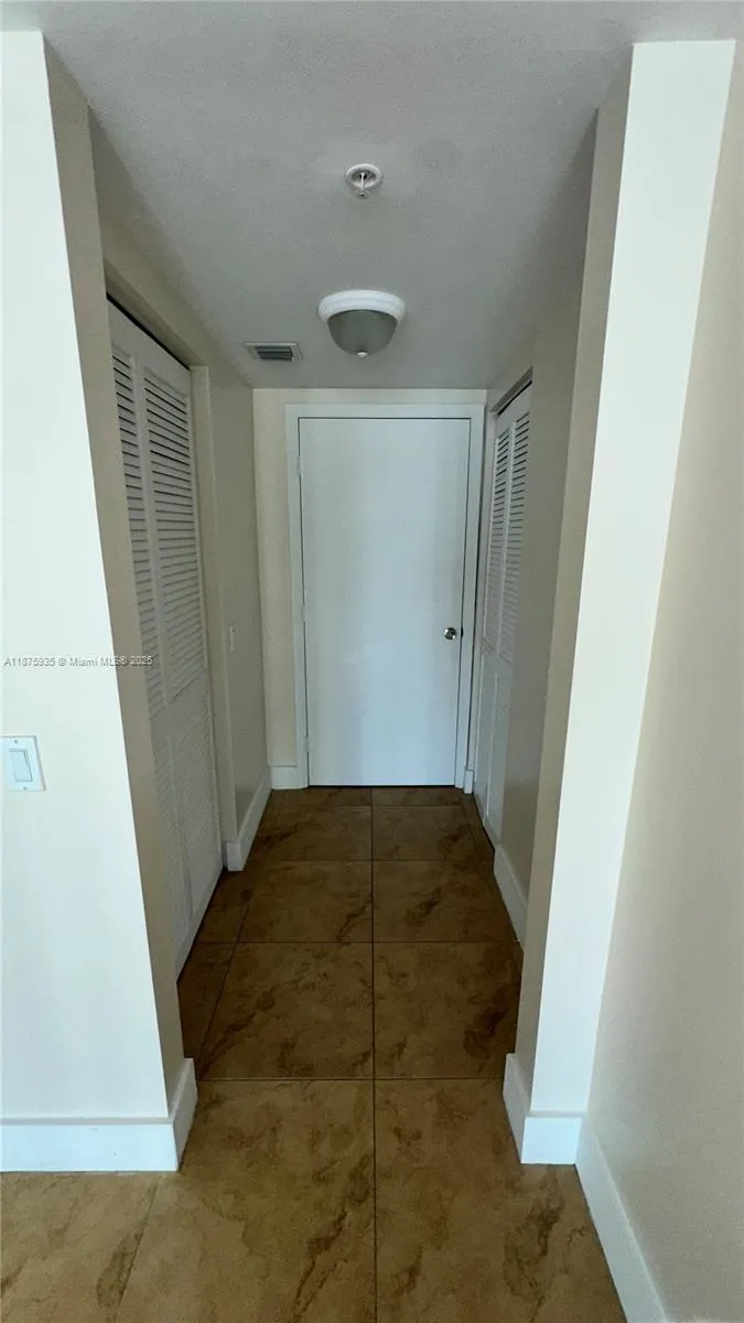41 SE 5th St, #1915