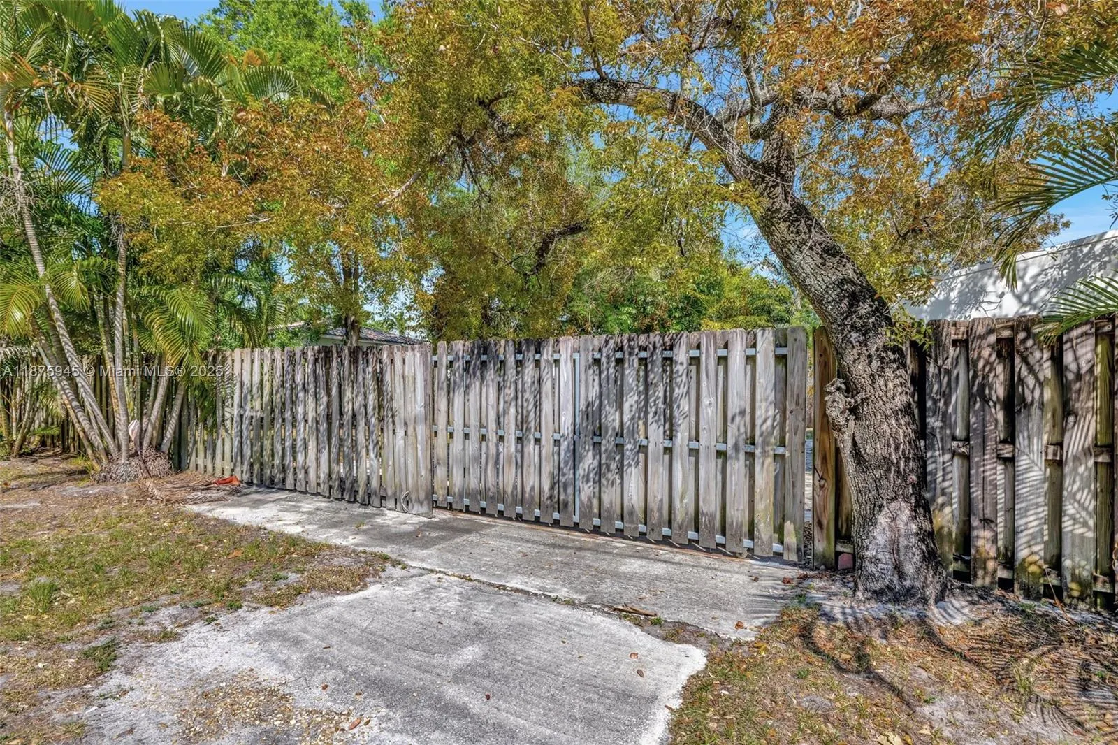 843 SW 20th St