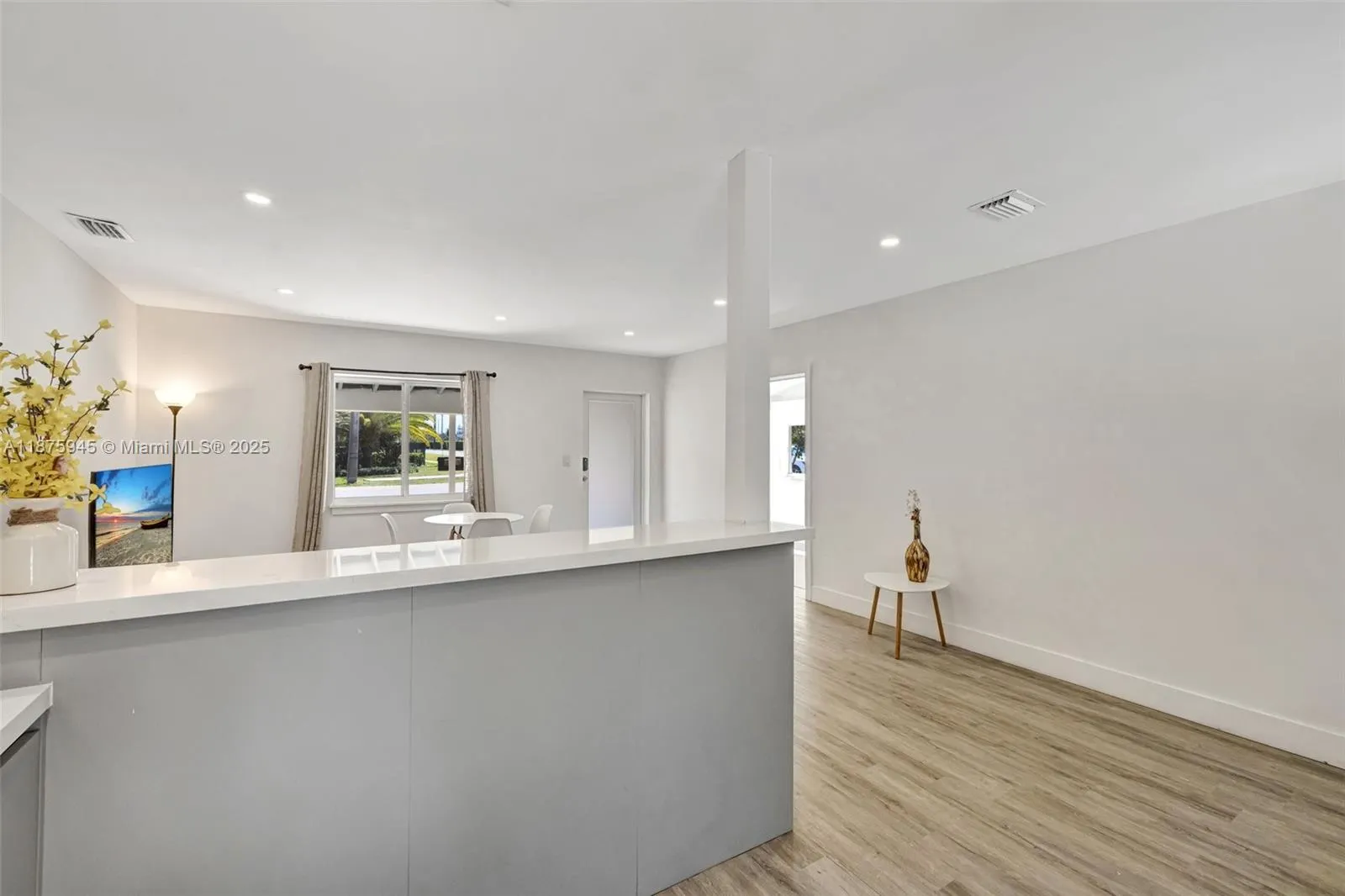 843 SW 20th St