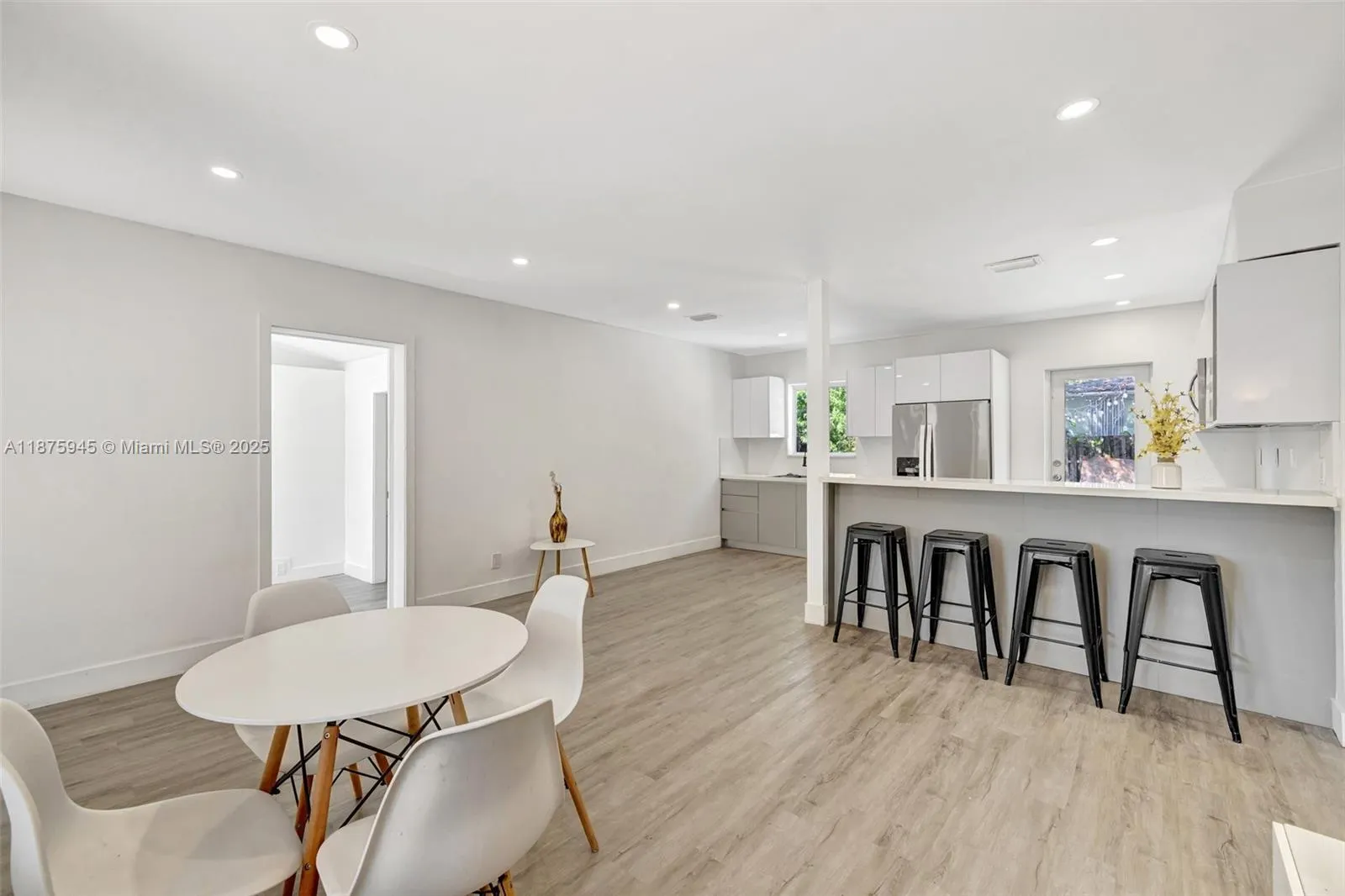 843 SW 20th St