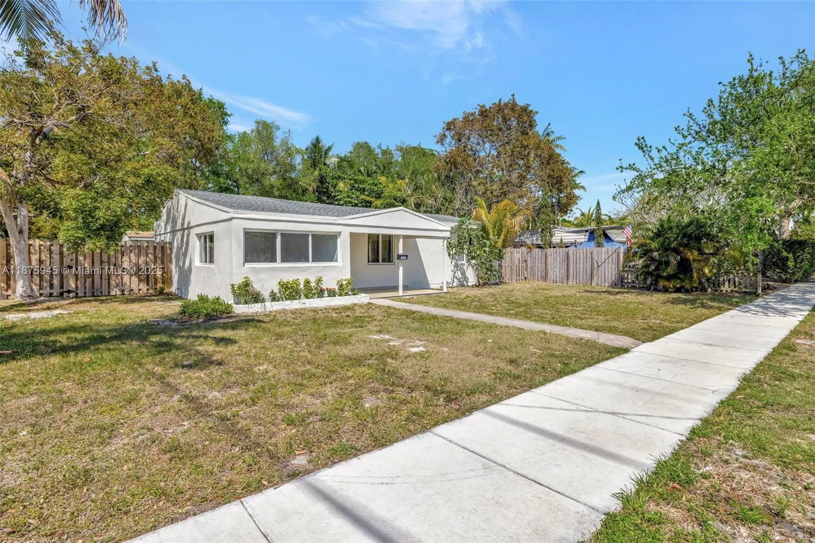 843 SW 20th St