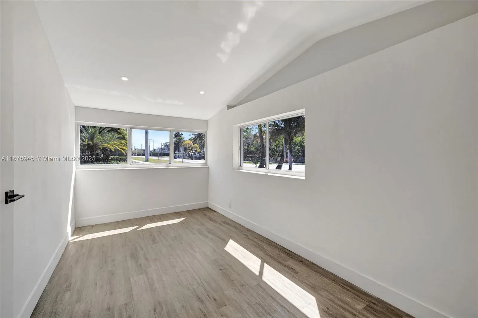 843 SW 20th St