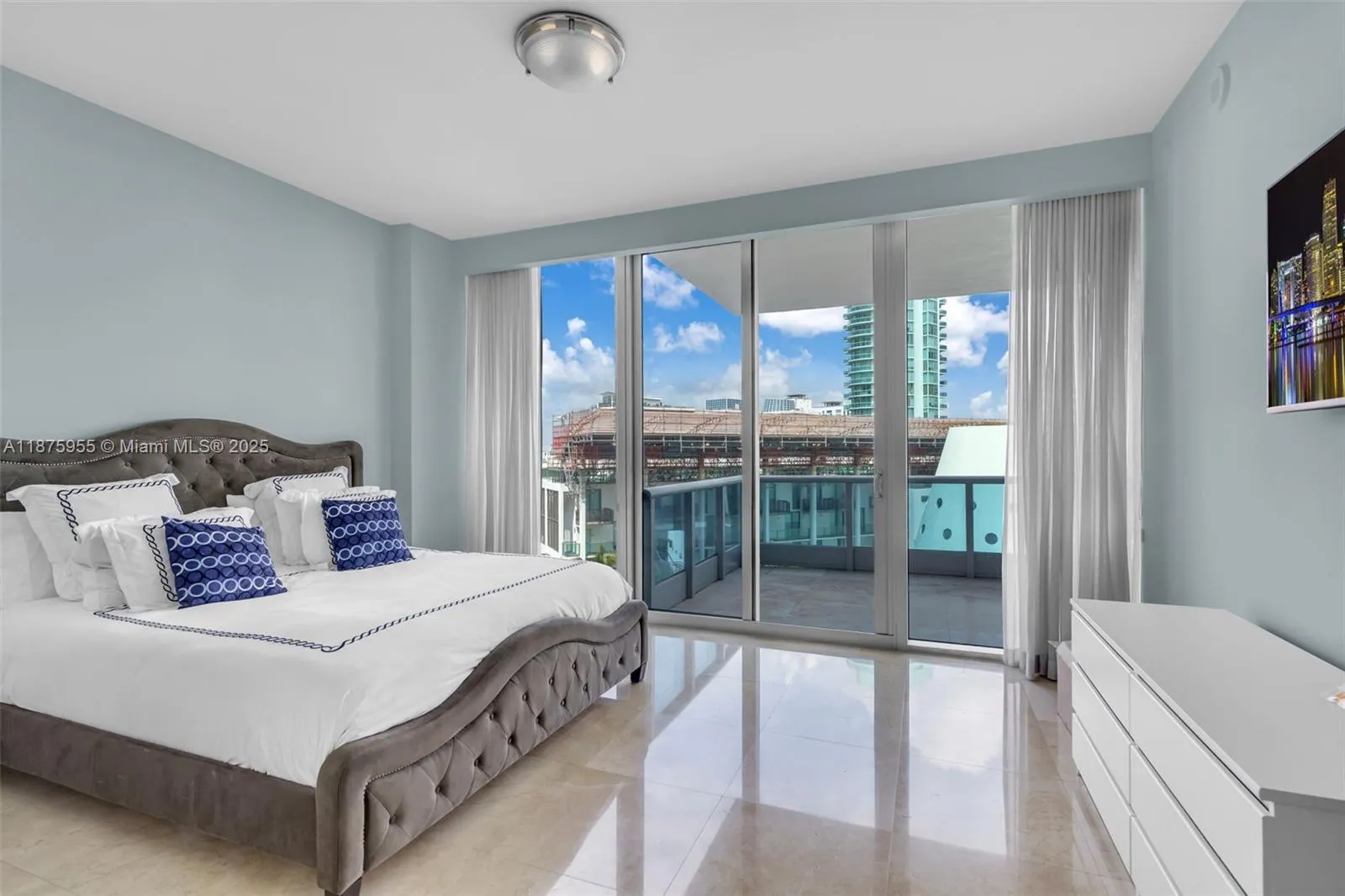 5959 Collins Ave, #804