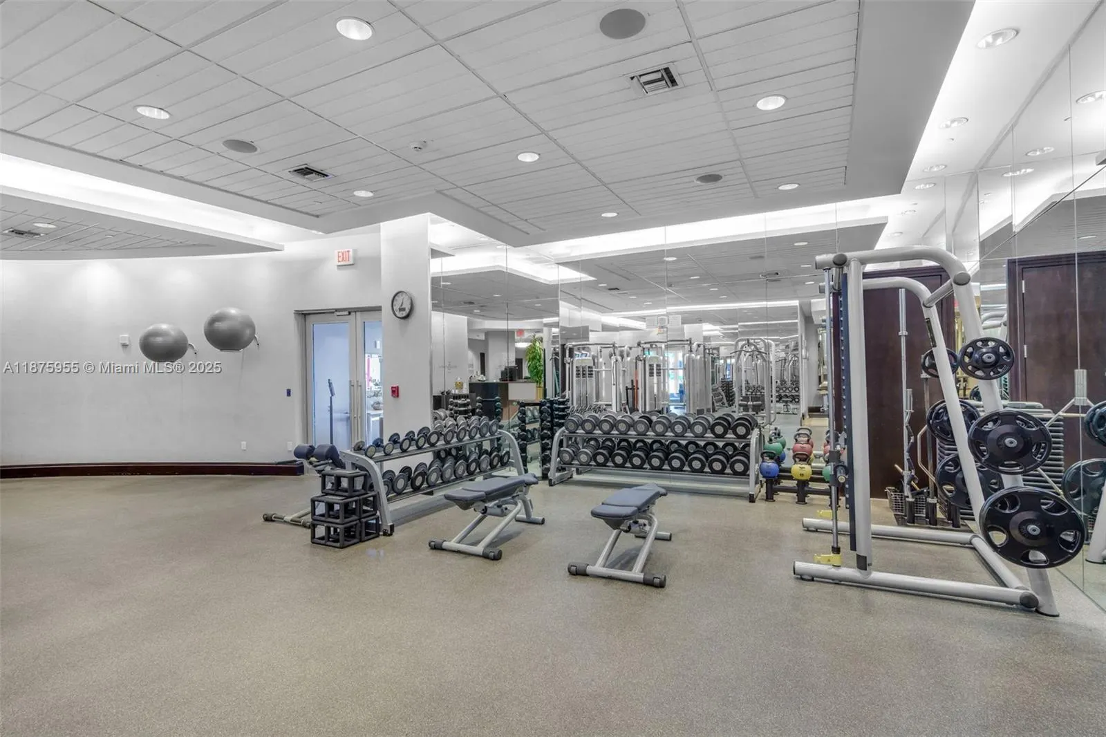 5959 Collins Ave, #804
