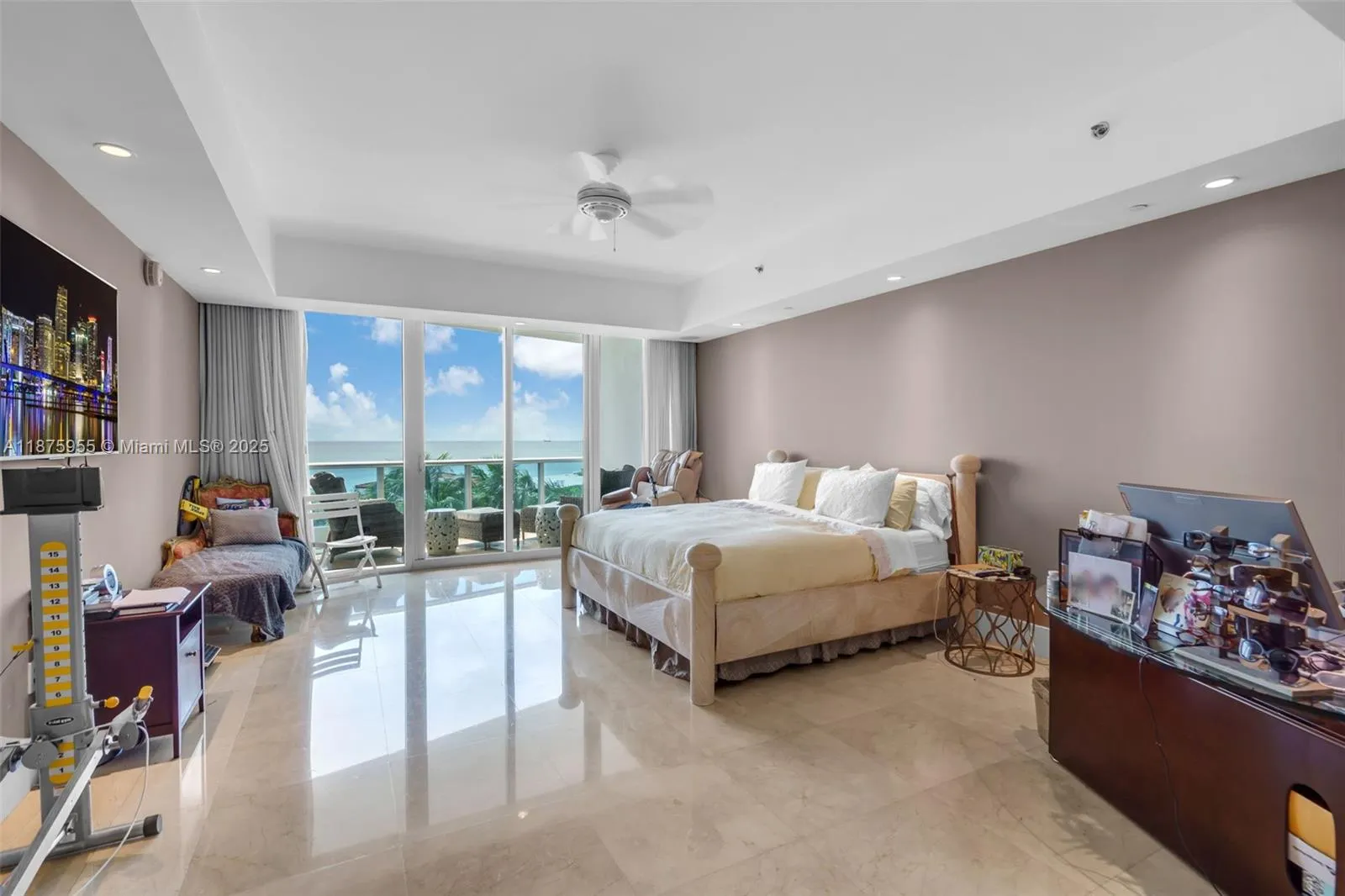 5959 Collins Ave, #804