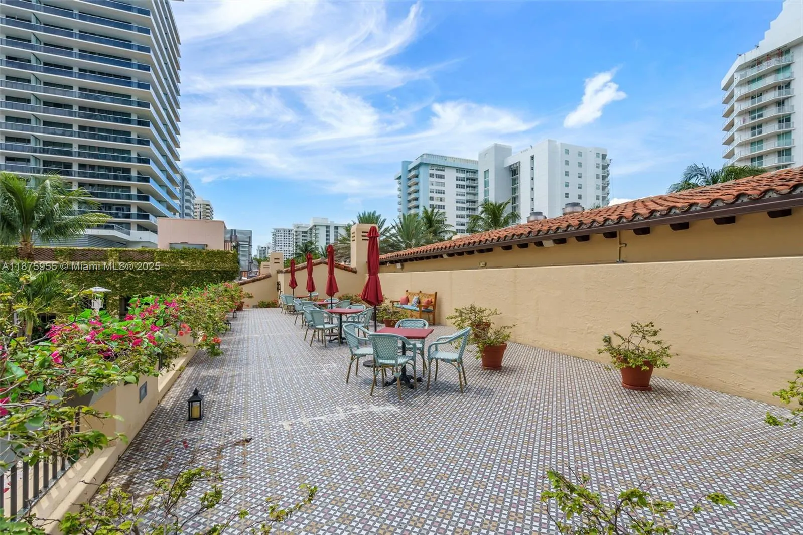 5959 Collins Ave, #804