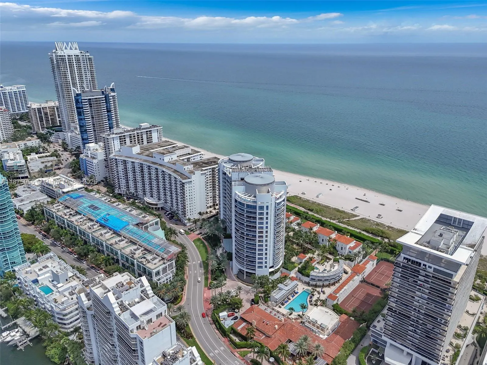 5959 Collins Ave, #804