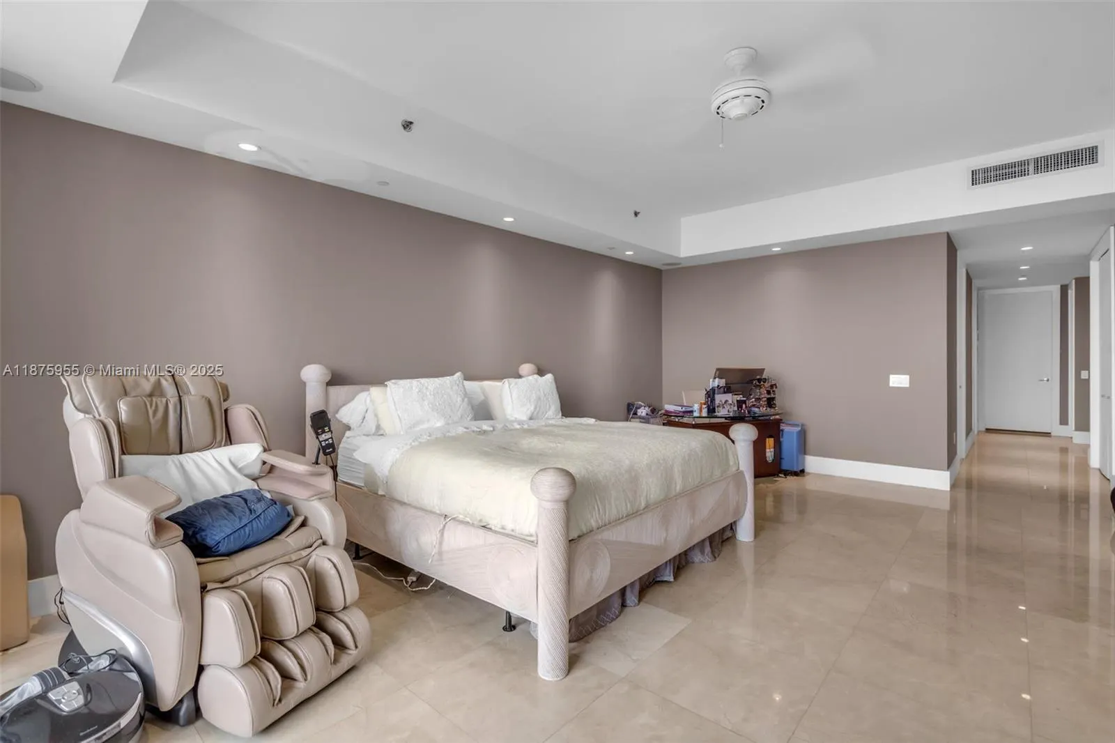 5959 Collins Ave, #804