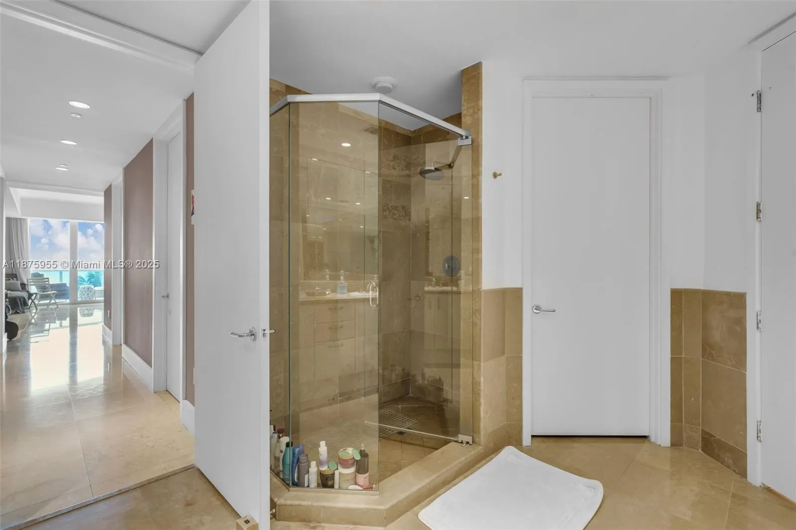 5959 Collins Ave, #804