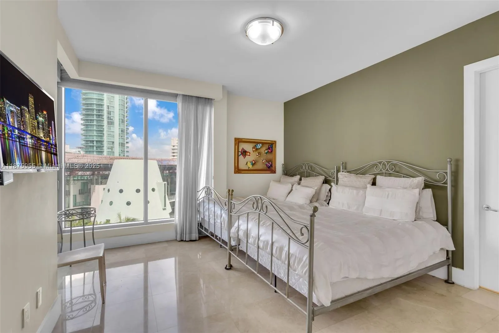 5959 Collins Ave, #804