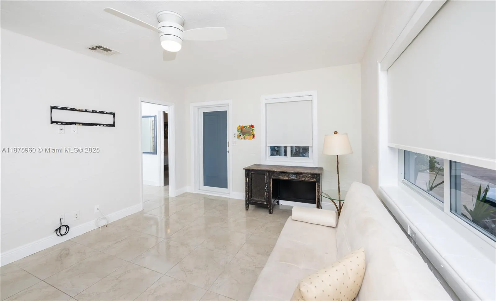 3220 N Surf Rd, #1-2