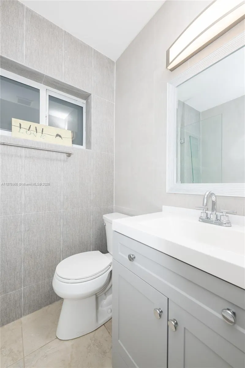3220 N Surf Rd, #1-2