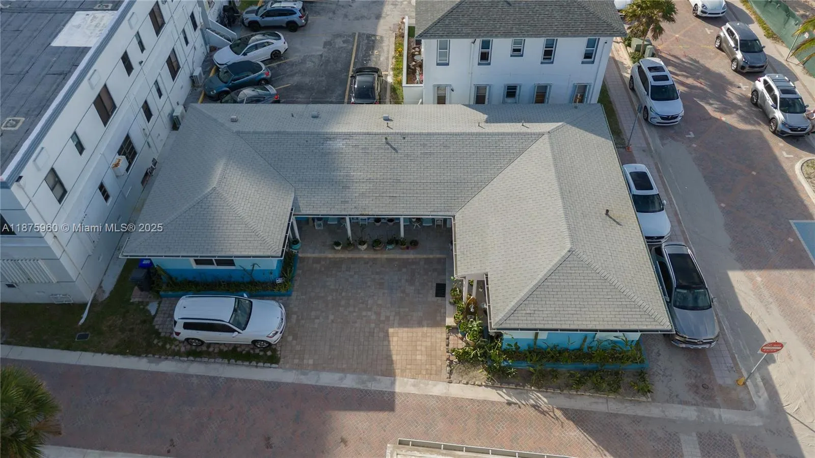 3220 N Surf Rd, #1-2