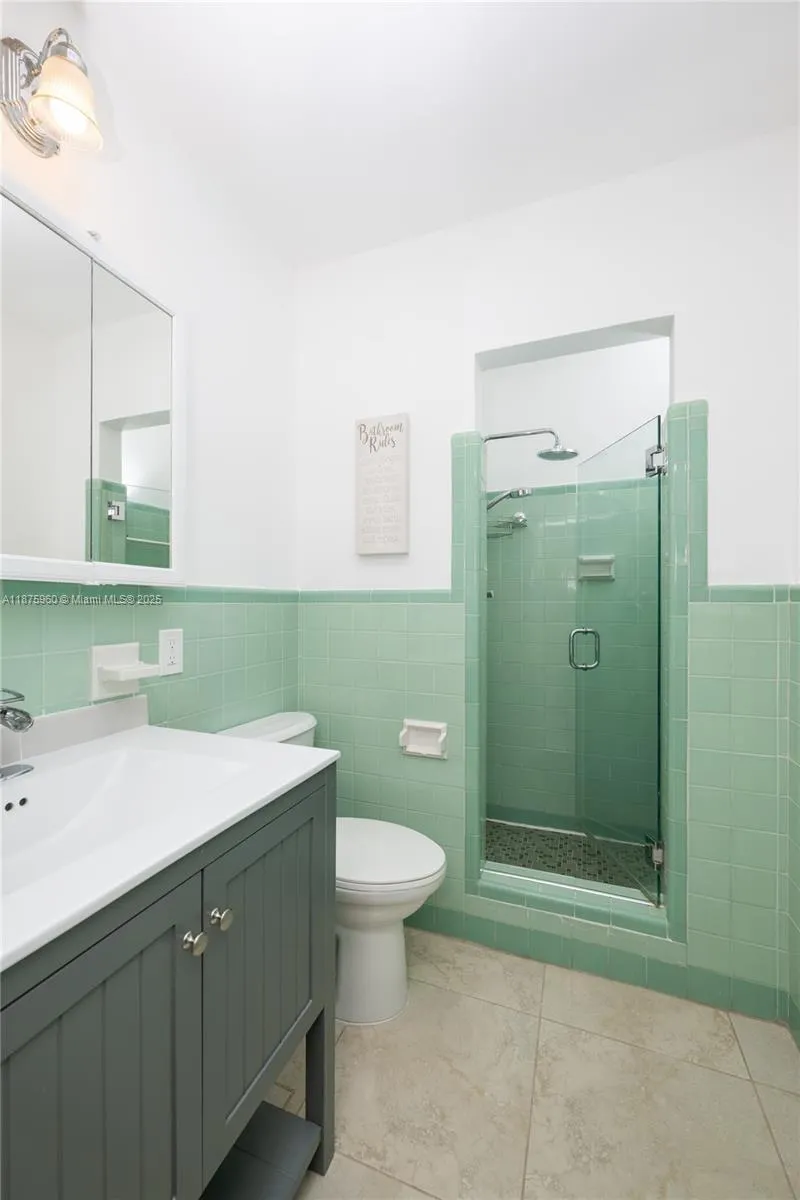 3220 N Surf Rd, #1-2