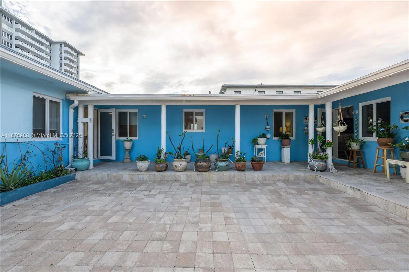 3220 N Surf Rd, #1-2