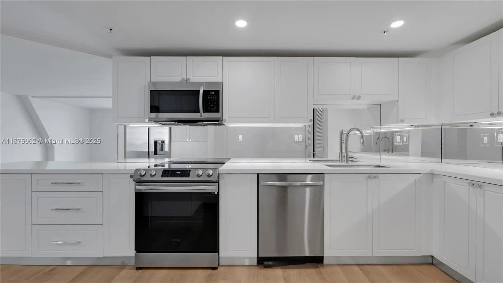 555 NE 34th St, #1804