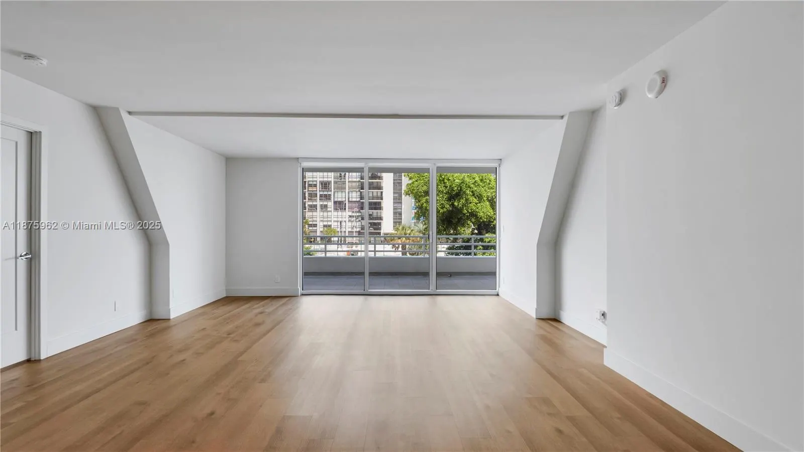 555 NE 34th St, #1804