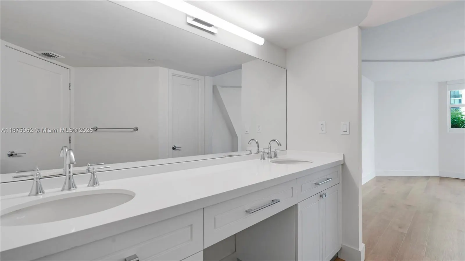 555 NE 34th St, #1804