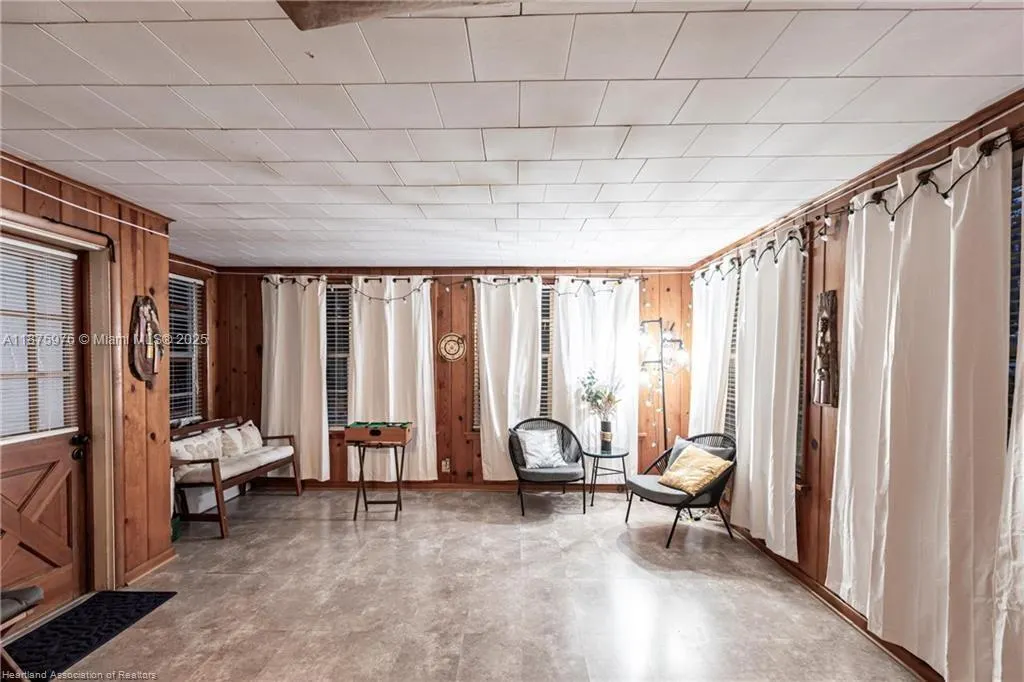 2600 Lakeview Drive
