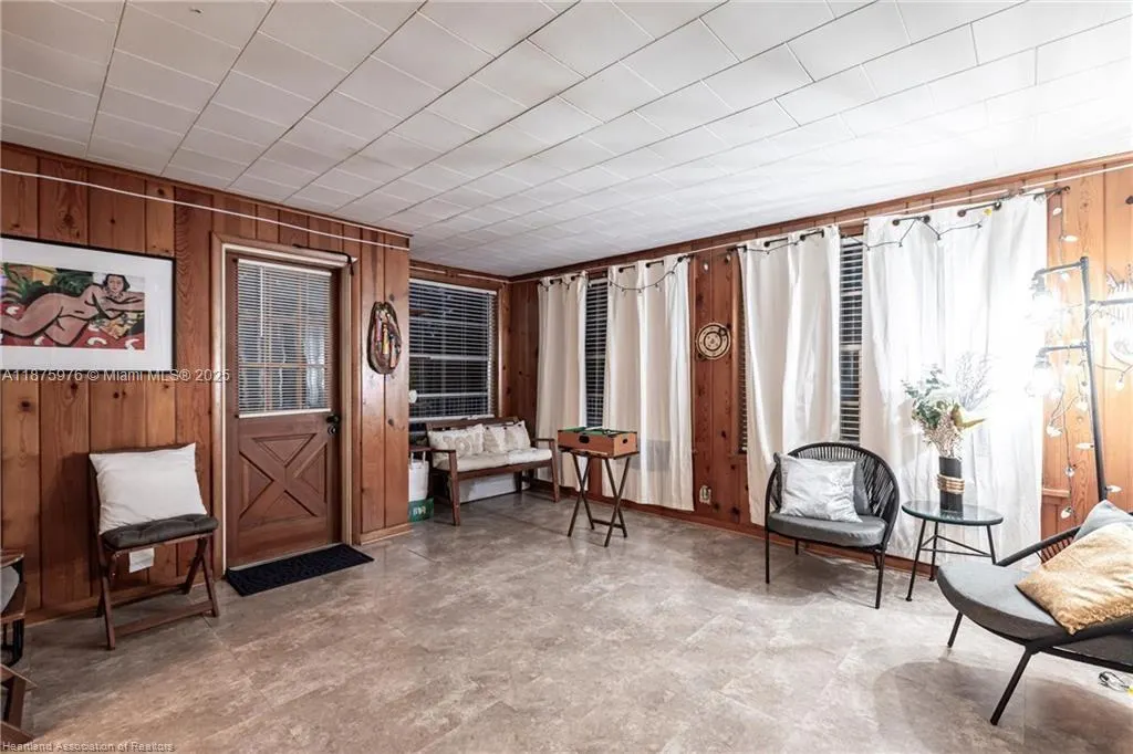 2600 Lakeview Drive