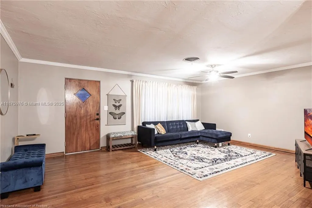 2600 Lakeview Drive
