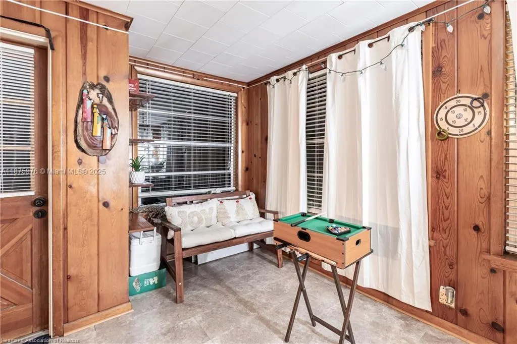 2600 Lakeview Drive
