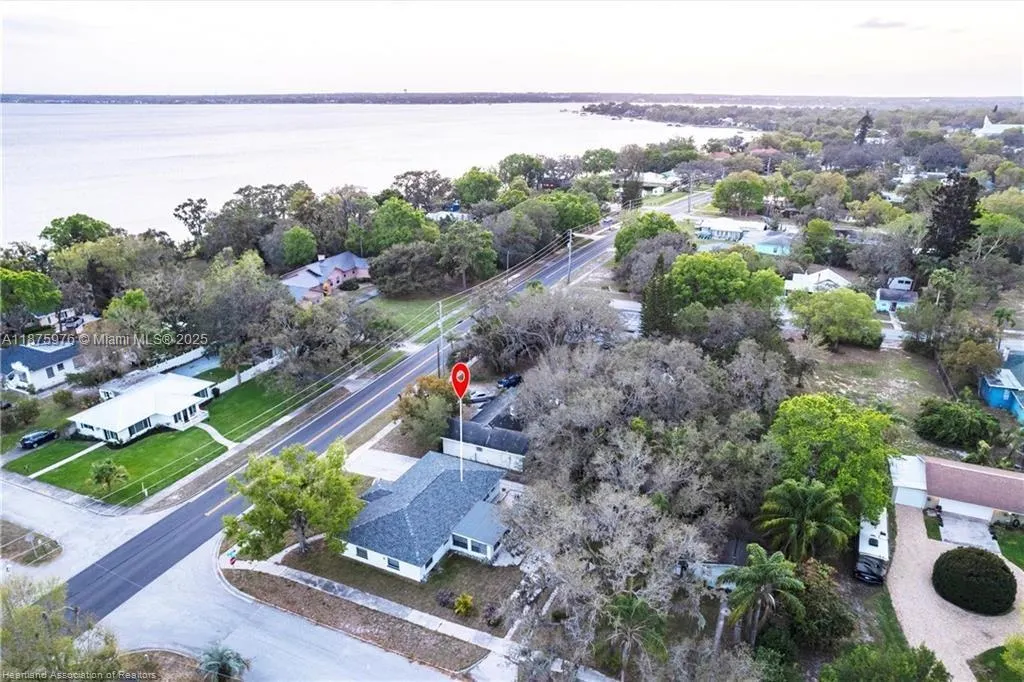 2600 Lakeview Drive