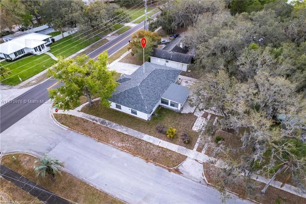 2600 Lakeview Drive